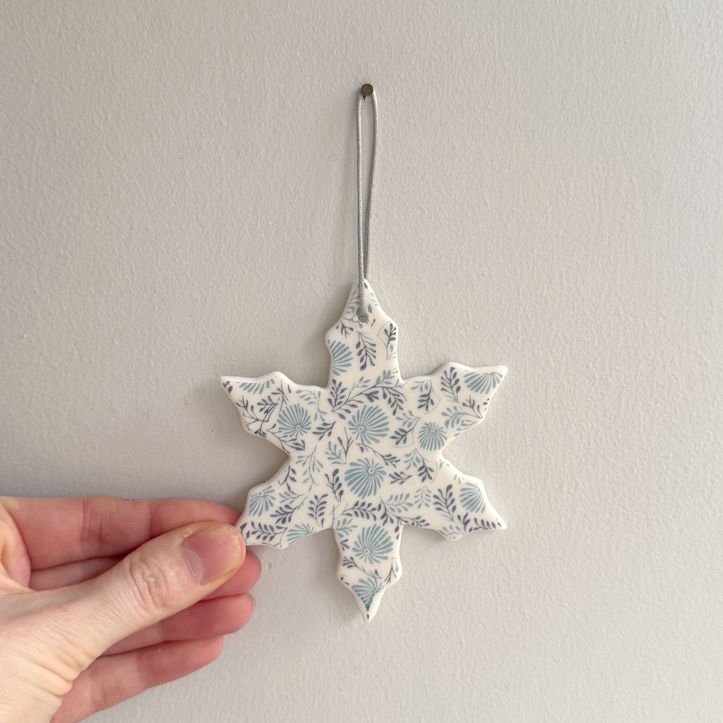Handmade Daisy Snowflake Decoration 2