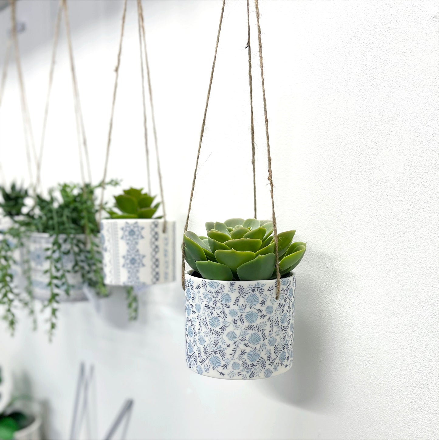 Large Hanging Planter Pot - Daisy