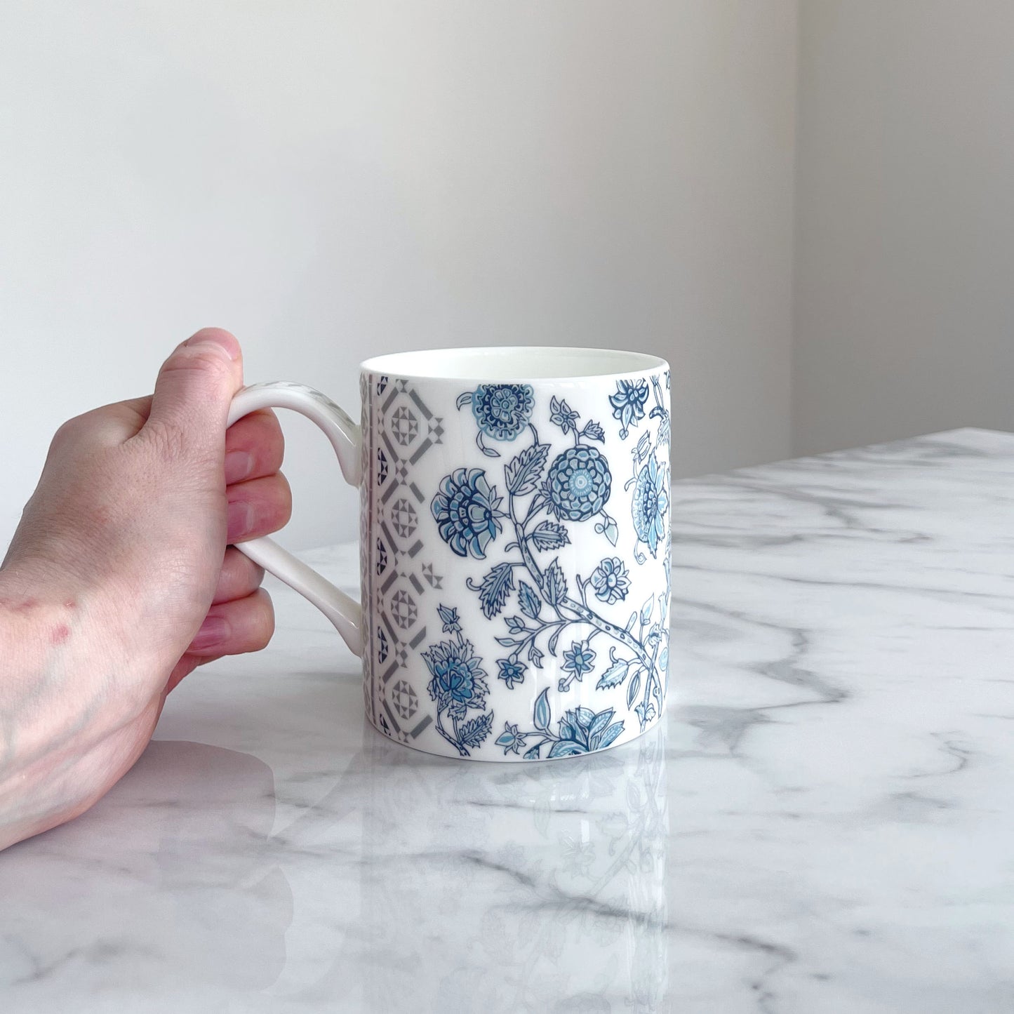 Large Fusion Mug - Camelia