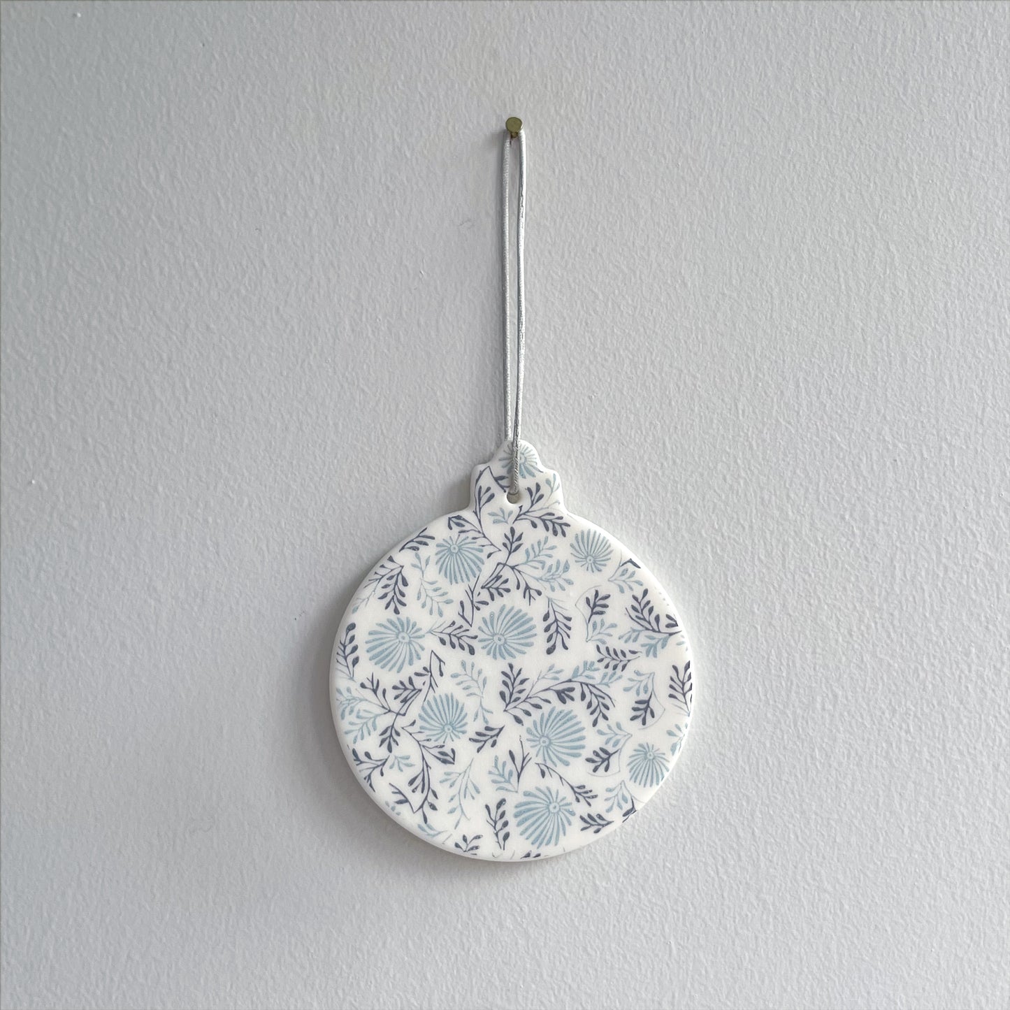 *Christmas* Handmade Daisy Bauble Decoration