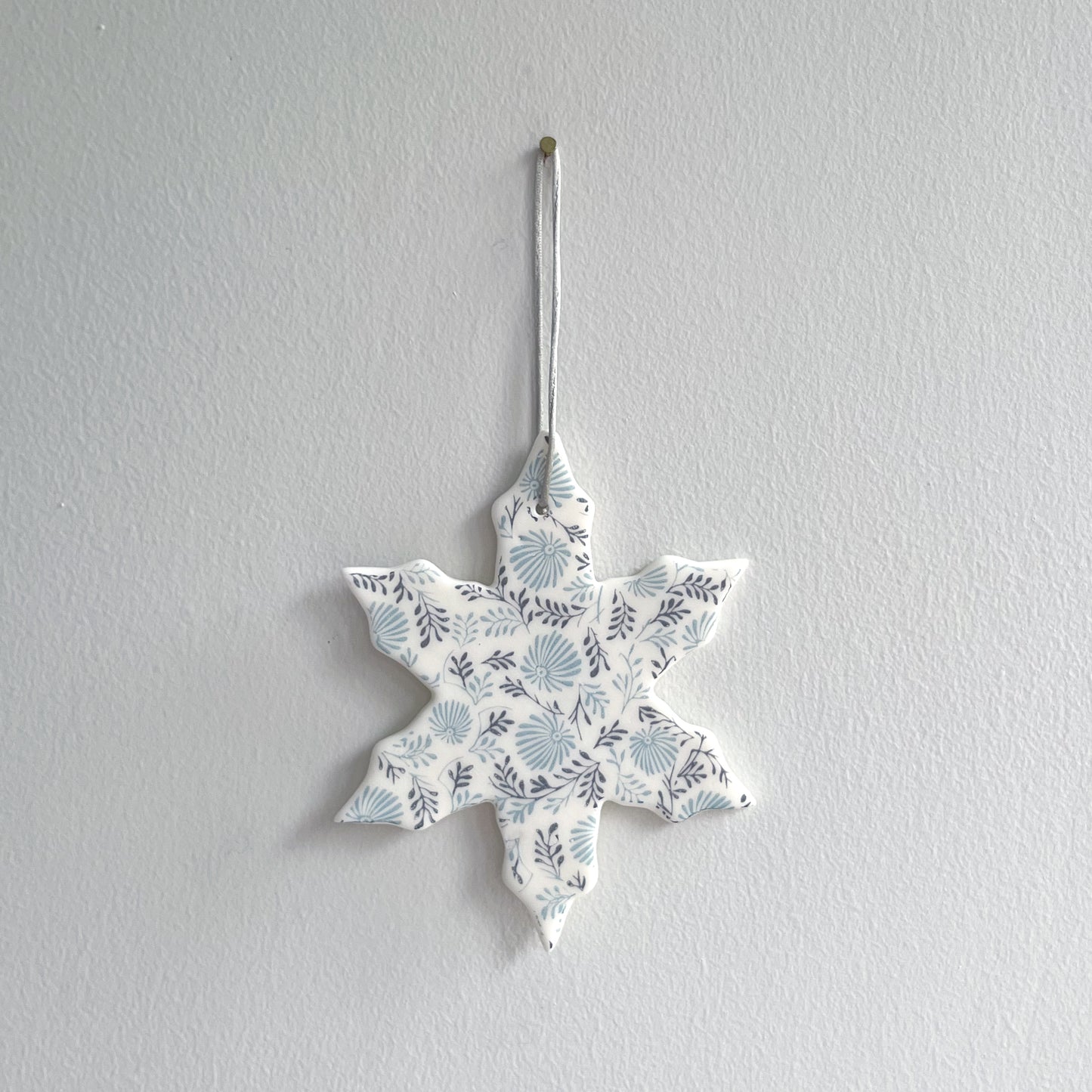 *Christmas* Handmade Daisy Snowflake Decoration
