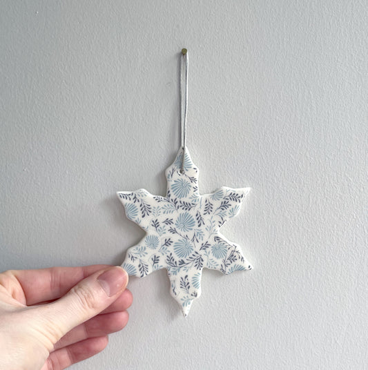 *Christmas* Handmade Daisy Snowflake Decoration