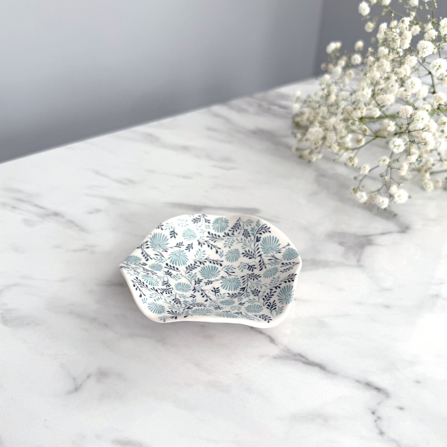 Small Porcelain Jewellery/Trinket Dish - Daisy Print