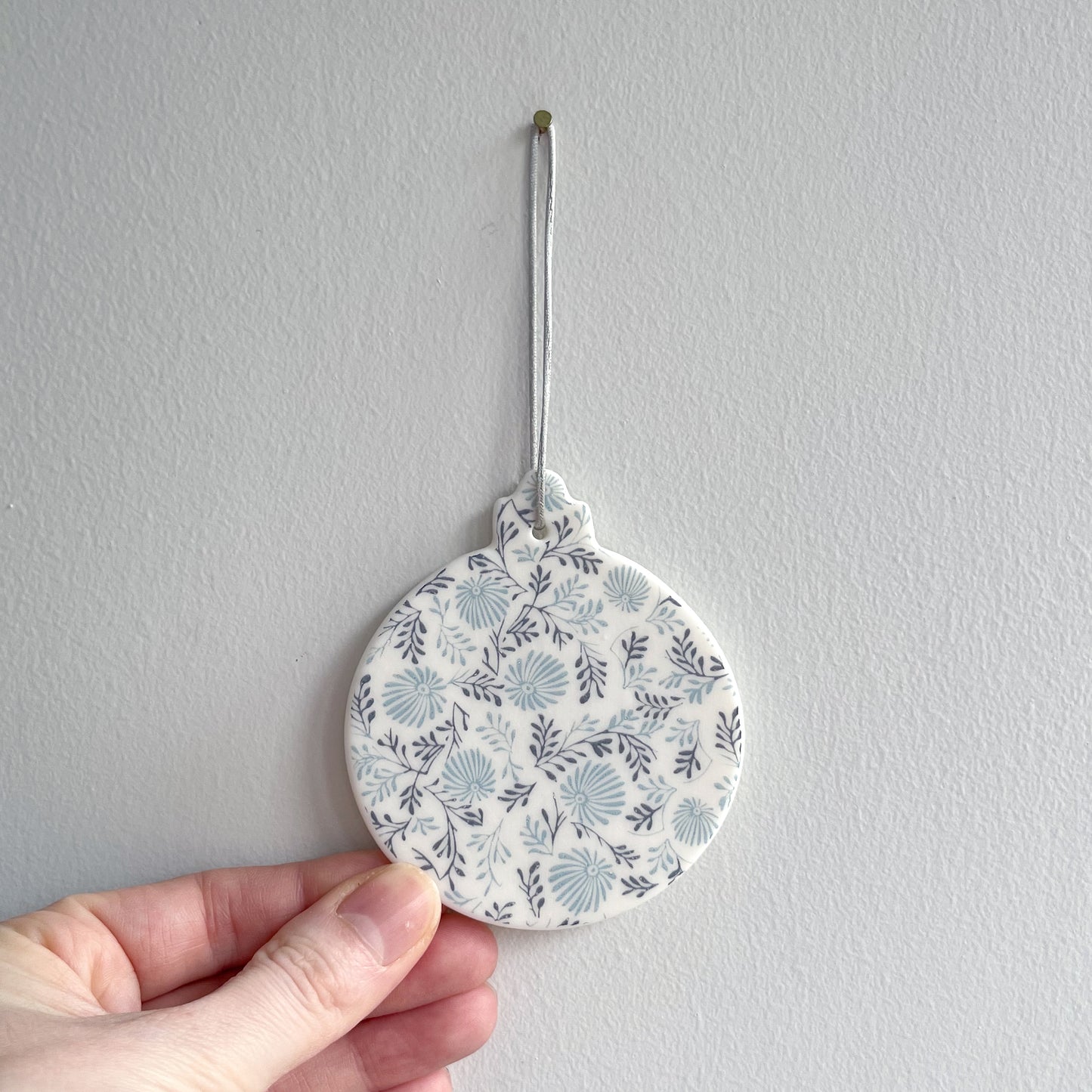 *Christmas* Handmade Daisy Bauble Decoration