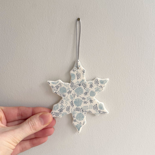 Handmade Daisy Snowflake Decoration 2