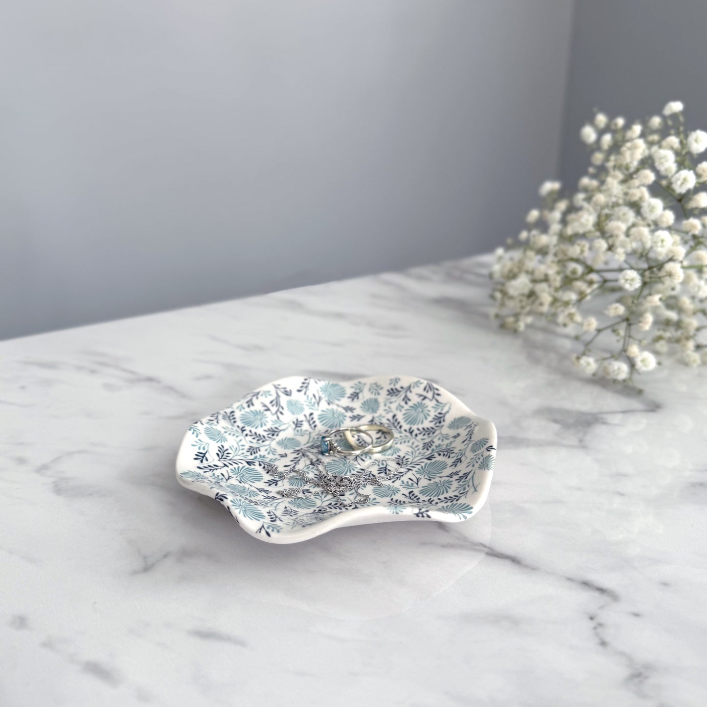 Medium Porcelain Jewellery/Trinket Dish - Daisy Print