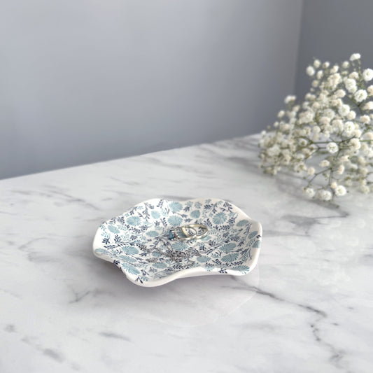 Medium Porcelain Jewellery/Trinket Dish - Daisy Print