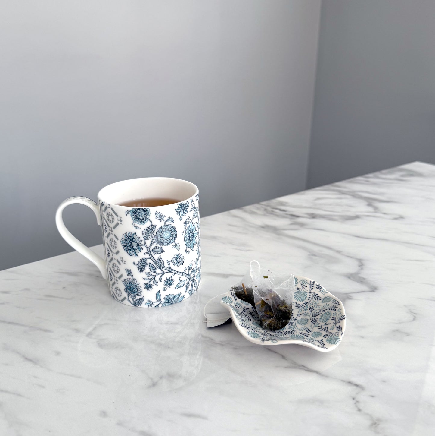 Small Porcelain Jewellery/Trinket Dish - Daisy Print