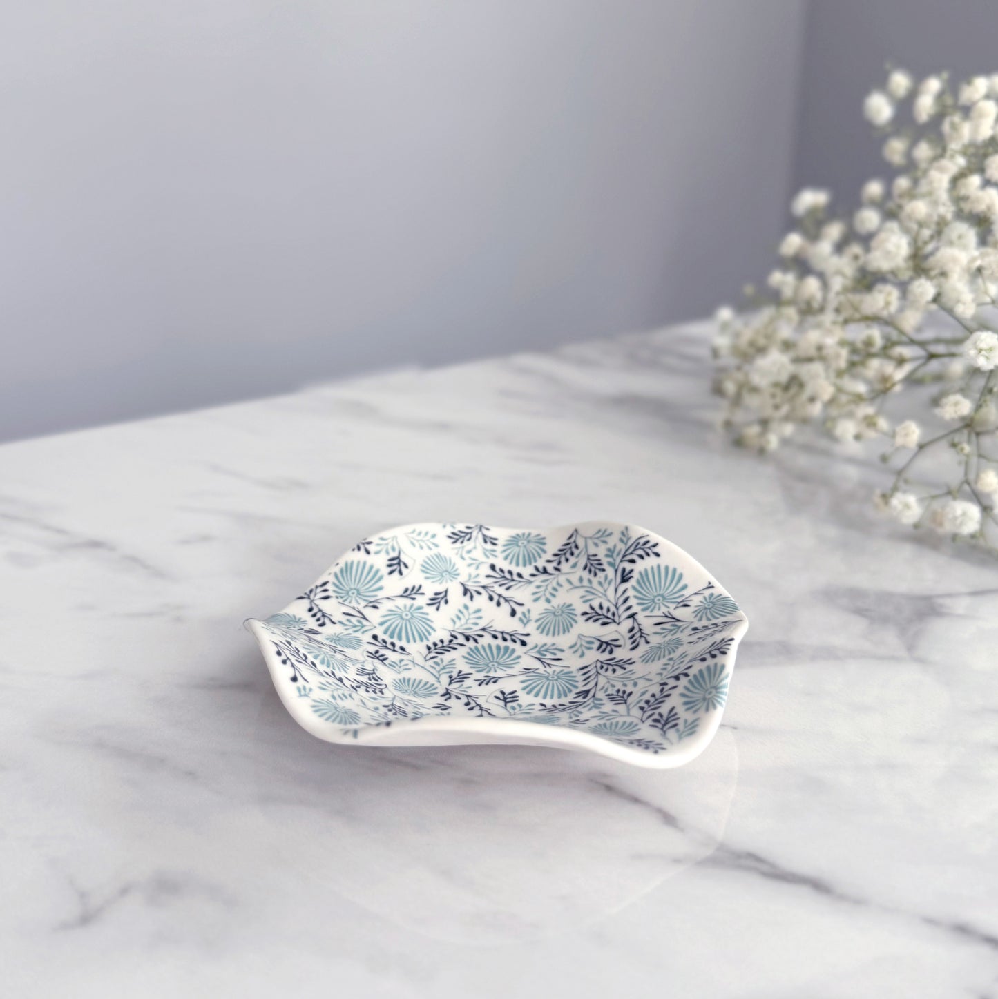 Small Porcelain Jewellery/Trinket Dish - Daisy Print