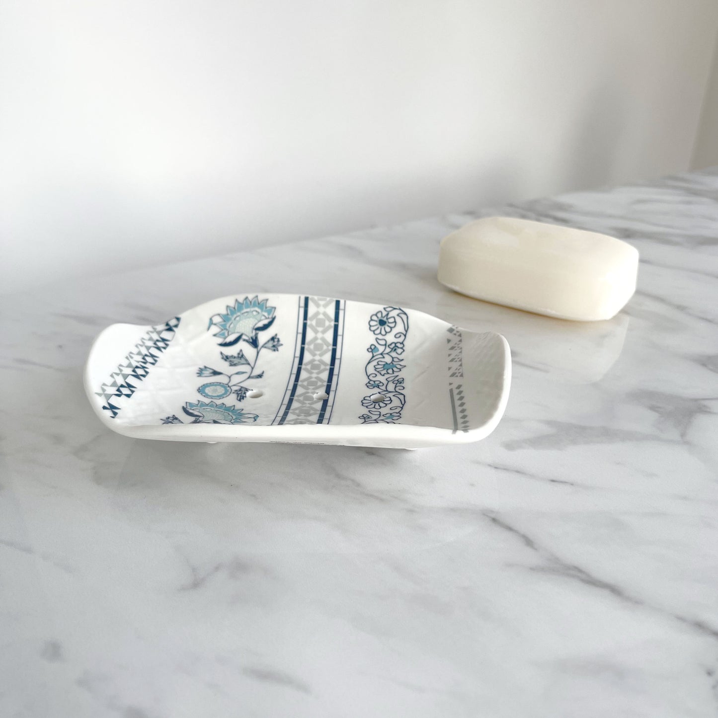 Jasmine Porcelain Soap Dish