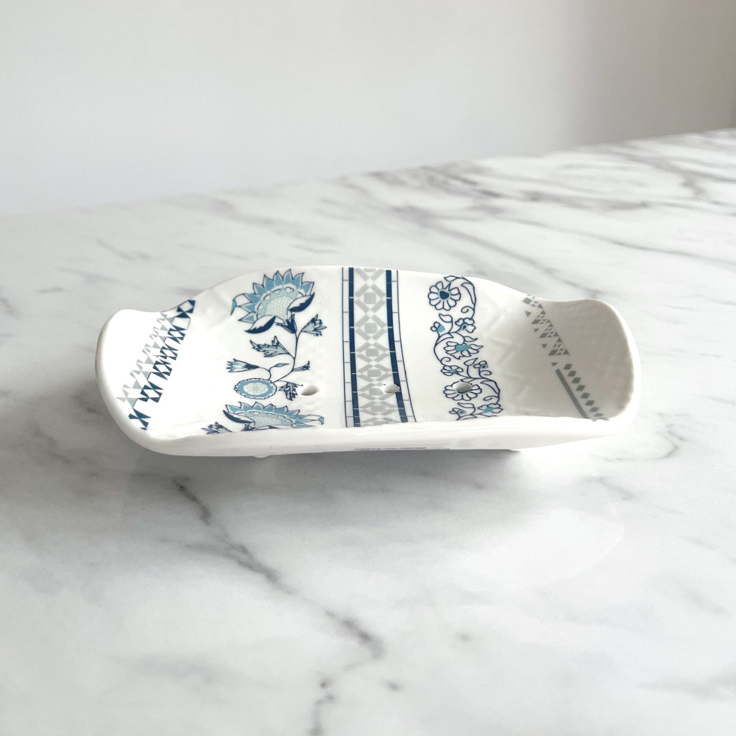 Jasmine Porcelain Soap Dish